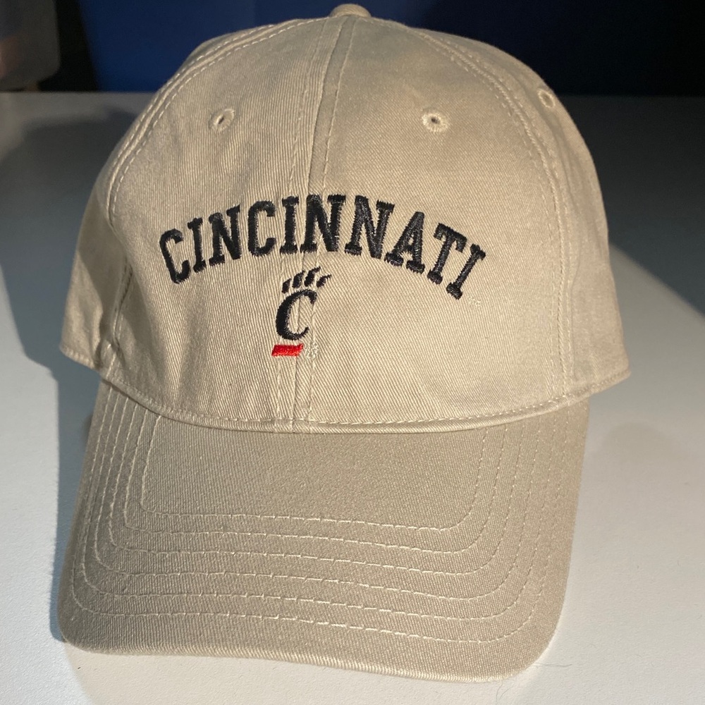 Cincinnati Bearcats NCAA Fan Favorite Men’s Adjustable Baseball Cap Hat